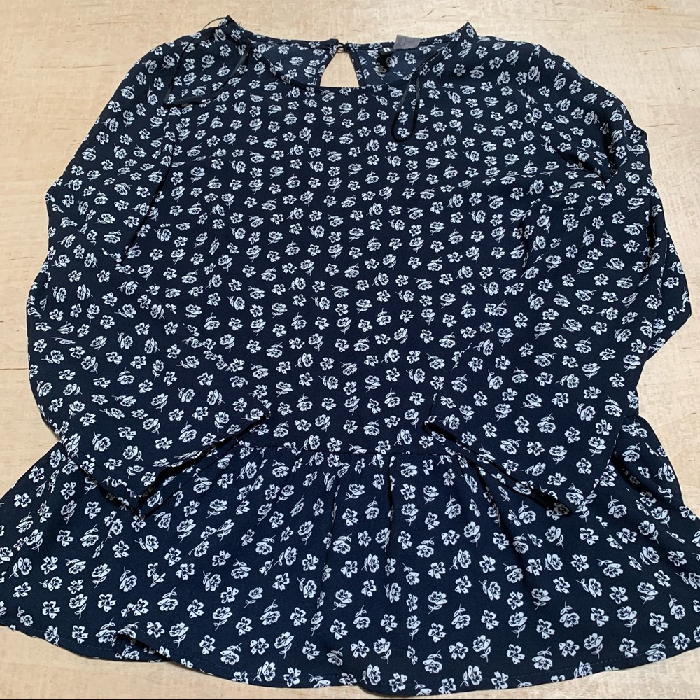 Beautiful Divided Floral Top Size 6 Girl